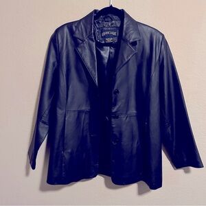 Shaver Lake Lg black women’s mid length jacket front button closure